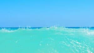 Ocean water splashing
